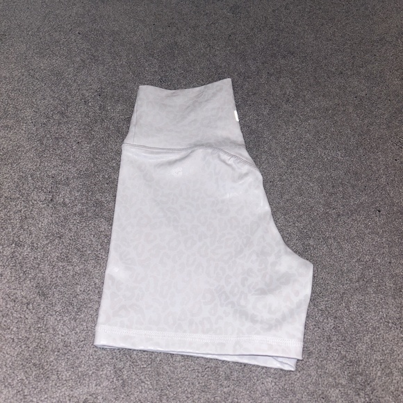 Buffbunny Rosa Shorts - Picture 1 of 3